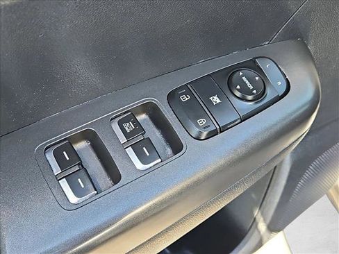 Used 2017 Kia Sportage LX w/ LX Popular Package image 11