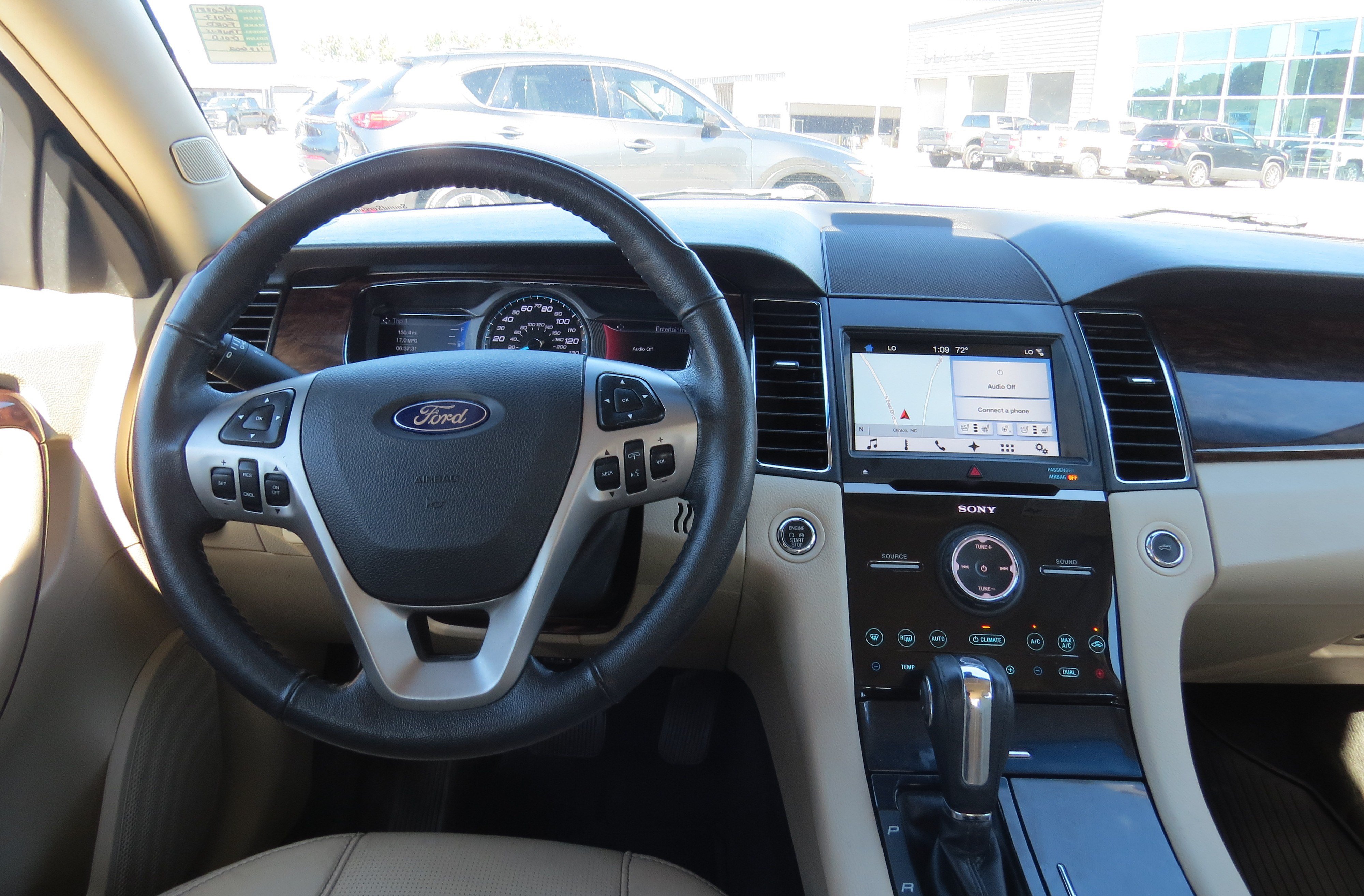 Used 2017 Ford Taurus Limited AWD/4WD image 15