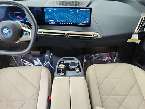 Used 2024 BMW iX xDrive50 w/ Premium Package image 85