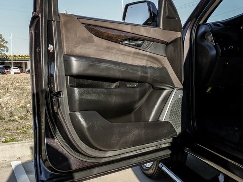 Used 2016 Cadillac Escalade Platinum image 44