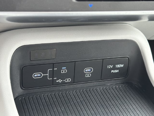 Used 2025 Hyundai Kona SEL AWD/4WD image 17