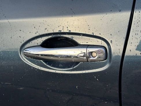 Used 2015 Nissan Rogue SV w/ SV Premium Package image 13