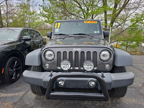 Used 2017 Jeep Wrangler Unlimited Sport w/ Quick Order Package 23S AWD/4WD image 2