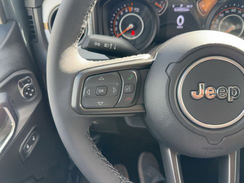 New 2025 Jeep Gladiator Sport AWD/4WD image 15
