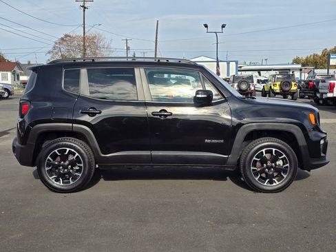 Used 2023 Jeep Renegade Latitude image 6