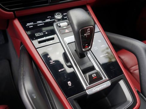 Used 2019 Porsche Cayenne image 23