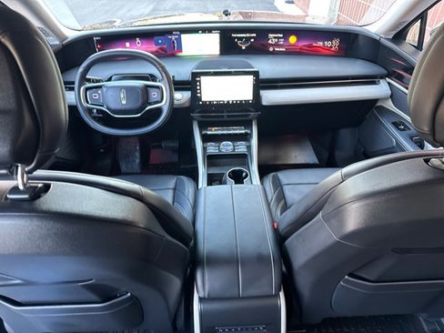 Used 2024 Lincoln Nautilus Premier image 14