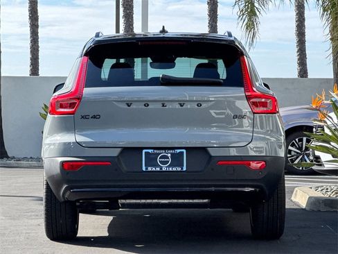 New 2026 Volvo XC40 B5 Ultra w/ Climate Package image 4