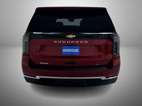 Used 2025 Chevrolet Suburban LT w/ Comfort Package AWD/4WD image 6