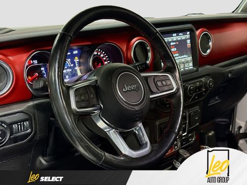 Used 2021 Jeep Gladiator Rubicon w/ Dual Top Group AWD/4WD image 11