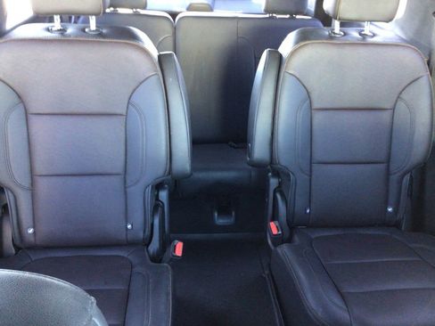 Used 2023 Chevrolet Traverse High Country image 15