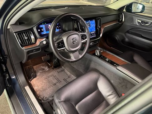 Certified 2024 Volvo V60 B5 Cross Country Plus AWD/4WD image 8