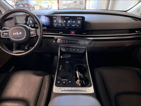 Used 2026 Kia Carnival FWD image 6