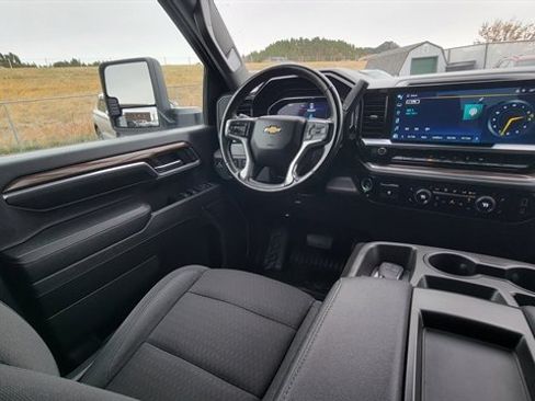 Used 2024 Chevrolet Silverado 3500 LT image 21