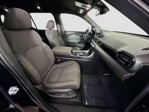 Used 2025 Honda Pilot Sport image 29