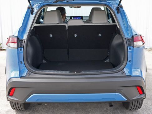 Used 2026 Toyota Corolla Cross LE image 9