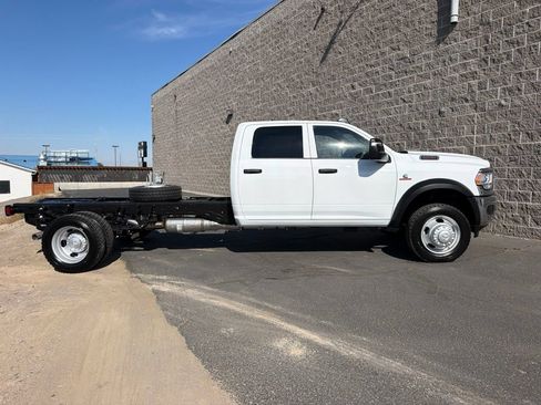 Used 2024 RAM 5500 Tradesman w/ Chrome Appearance Group AWD/4WD image 2