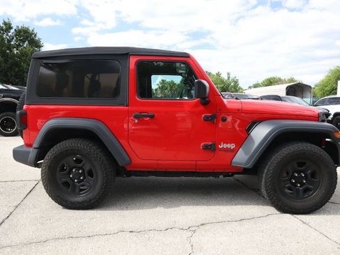 Used 2020 Jeep Wrangler Sport AWD/4WD image 9
