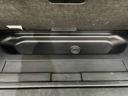 Used 2025 Ford Expedition Platinum AWD/4WD image 42