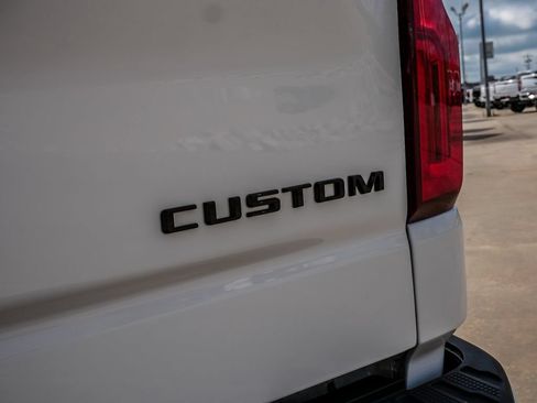 Used 2021 Chevrolet Silverado 1500 Custom w/ LPO, Dark Essentials Package RWD image 11