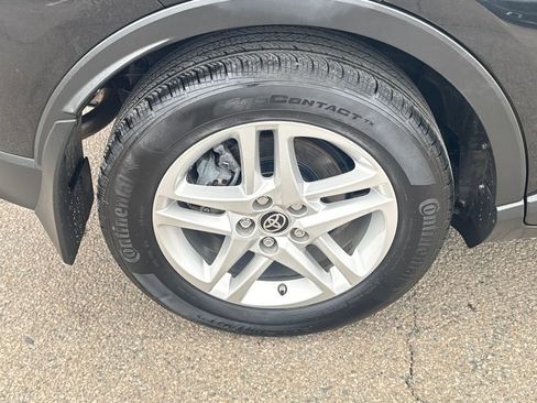 Used 2021 Toyota C-HR LE image 38