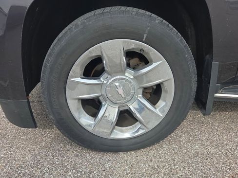Used 2017 Chevrolet Suburban Premier AWD/4WD image 8