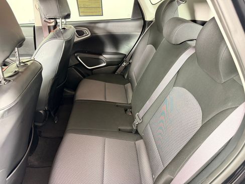 Used 2022 Kia Soul LX w/ Technology Package FWD image 11