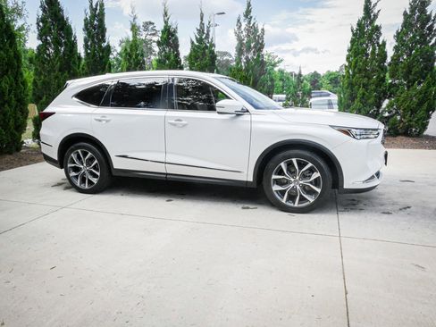 Used 2024 Acura MDX SH-AWD w/ Technology Package image 11