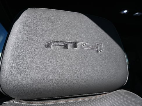 Used 2024 GMC Sierra 2500 AT4 w/ AT4 Premium Plus Package image 5