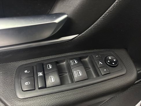 Used 2021 RAM 1500 Big Horn image 28