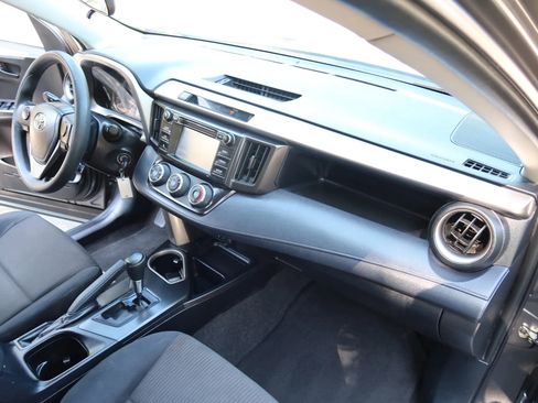 Used 2016 Toyota RAV4 LE FWD image 23