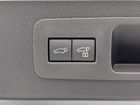 New 2026 Lexus LX 700h Luxury image 9