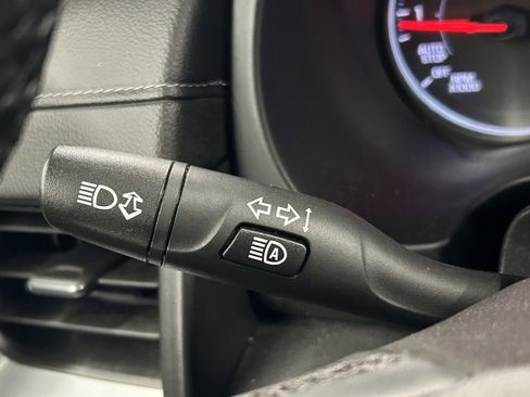 Used 2023 GMC Terrain SLT image 22