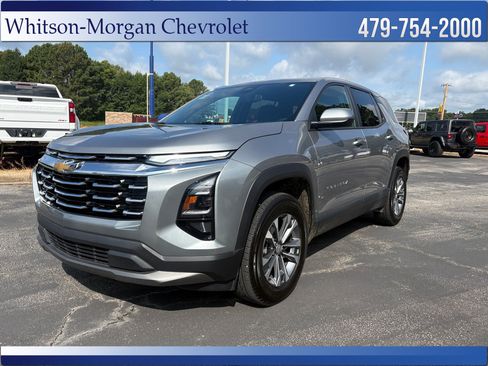 Used 2025 Chevrolet Equinox LT FWD image 1