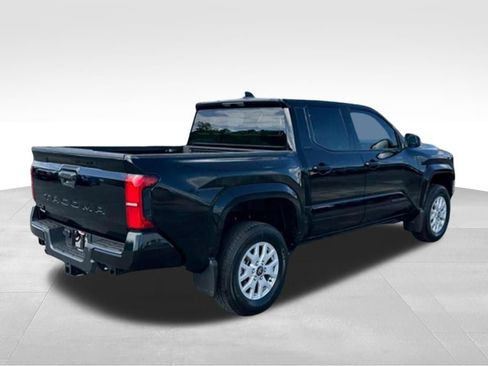 Used 2025 Toyota Tacoma SR5 AWD/4WD image 7