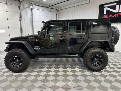 Used 2014 Jeep Wrangler Unlimited Sport w/ Quick Order Package 24S AWD/4WD image 2