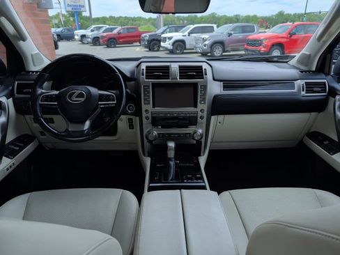 Used 2021 Lexus GX 460 Premium w/ Premium Package AWD/4WD image 15