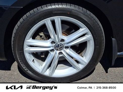 Used 2015 Volkswagen Passat 1.8T SEL Premium FWD image 8