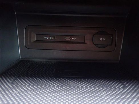 Used 2022 Volkswagen Atlas Cross Sport SEL Premium R-Line image 24