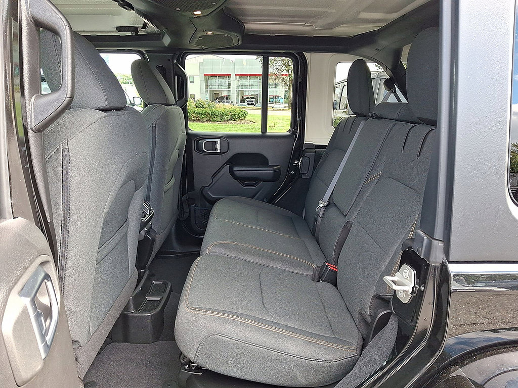 Used 2024 Jeep Wrangler Unlimited w/ Convenience Group AWD/4WD image 26