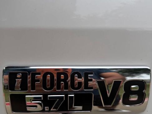 Used 2016 Toyota Tundra SR5 w/ SR5 Upgrade Package image 12