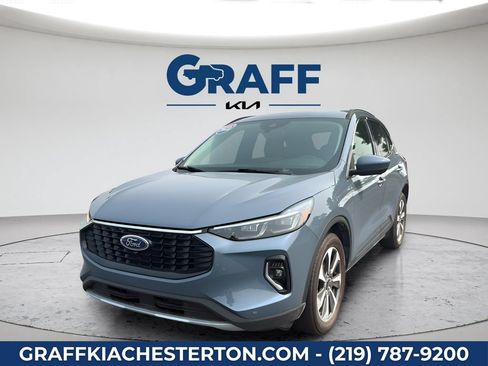 Used 2023 Ford Escape Platinum AWD/4WD image 16