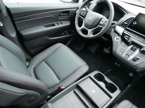 New 2026 Honda Odyssey Sport-L image 9