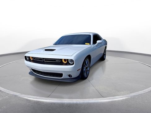 Used 2022 Dodge Challenger GT RWD image 3