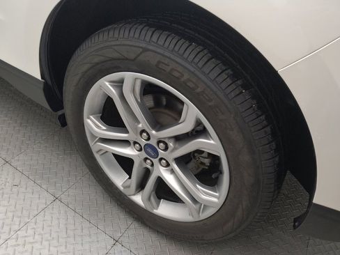 Used 2018 Ford Edge Titanium w/ Technology Package FWD image 31