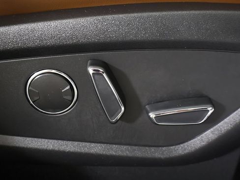 Used 2023 Lincoln Nautilus Reserve w/ Equipment Group 202A AWD/4WD image 39
