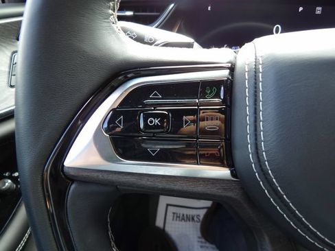Used 2024 Jeep Grand Cherokee Overland w/ Adv Protech Group III AWD/4WD image 32