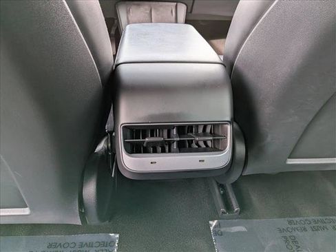Used 2023 Tesla Model 3 Standard Range image 17