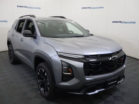 Used 2024 Chevrolet Equinox LT w/ LPO, Floor Liner Package FWD image 3