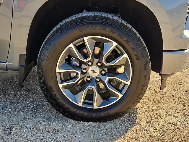 Used 2025 Chevrolet Silverado 1500 RST AWD/4WD image 23